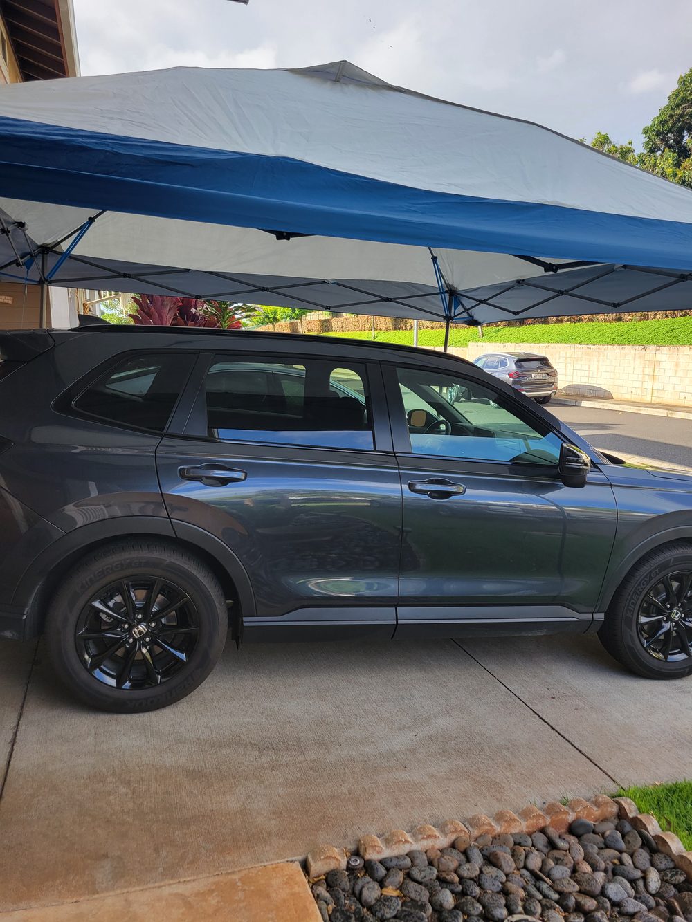 SUV before window tint